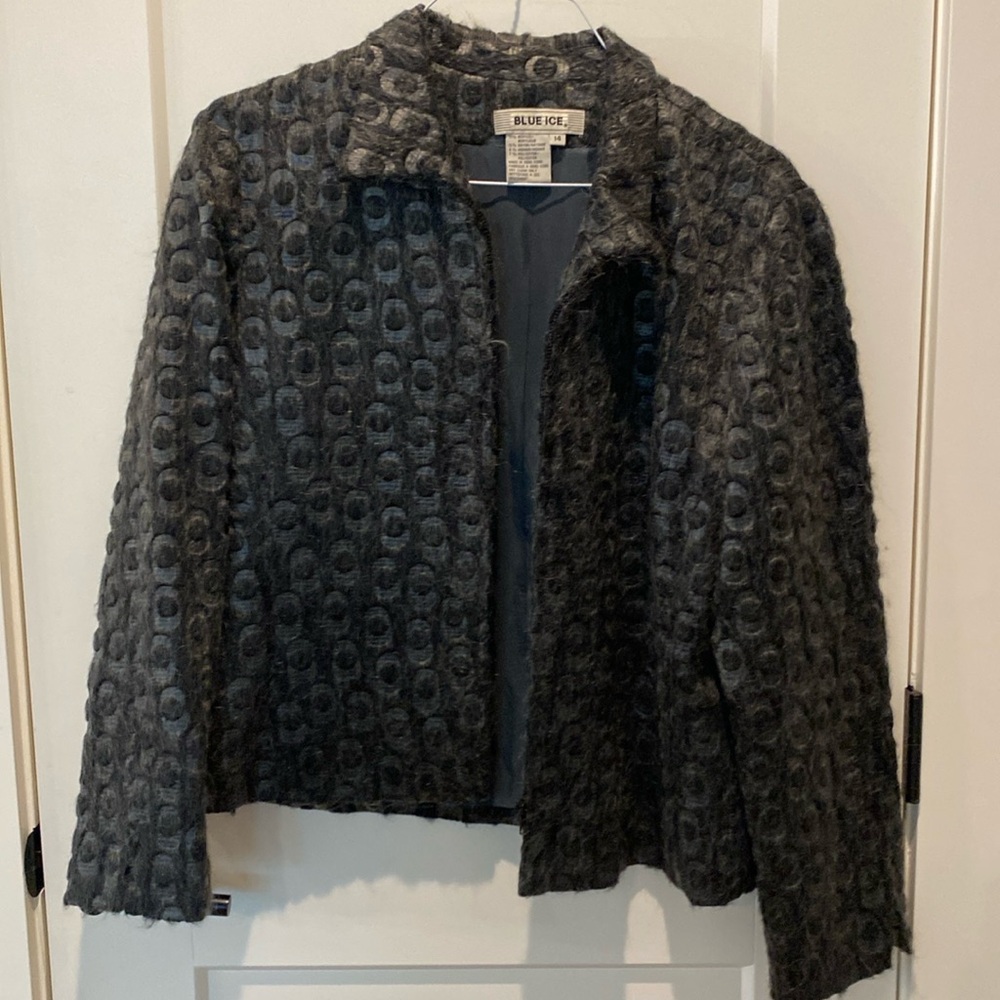 Blue Ice Ladies Blazer.  Full Zip.  Made w/Mohair. ‎ Black/Grey Color.  Size 14